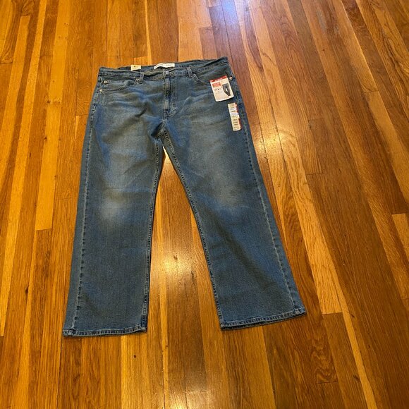 CLOSING 9/12 FOR MOVE!!  Levi Strauss S61 Relaxed Flex Jeans NWT 40 X 30 - Picture 3 of 6
